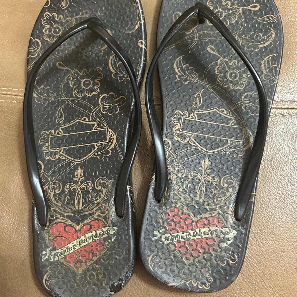 Harley Davidson Flip Flops Women’s size 6